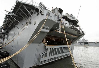 جولة داخل حوامة المارينز ال HoverCraft LCAC